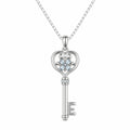 Collana con ciondolo chiave in argento con zirconi blu